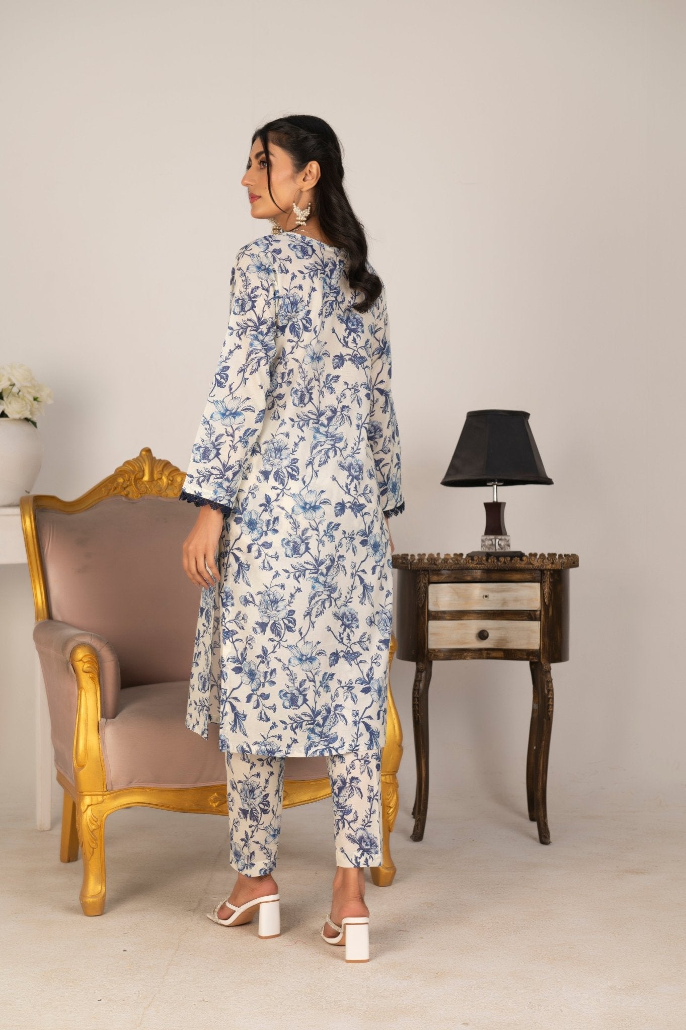 BLUE FLORAL - LAWN 2 PCS - Diva Clothings