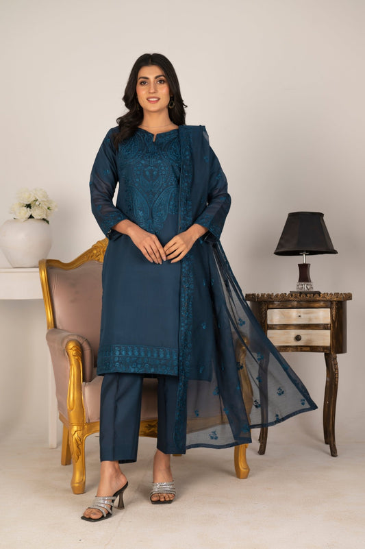 Twilight Elegance – Loom Net Embroidered 3 - Piece Suit - Diva Clothings